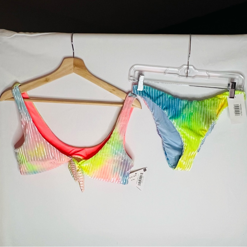 REVIBE by Dippin’ Daisy’s Rainbow 🌈 Tie Dye Bikini Set – Size M – NWT